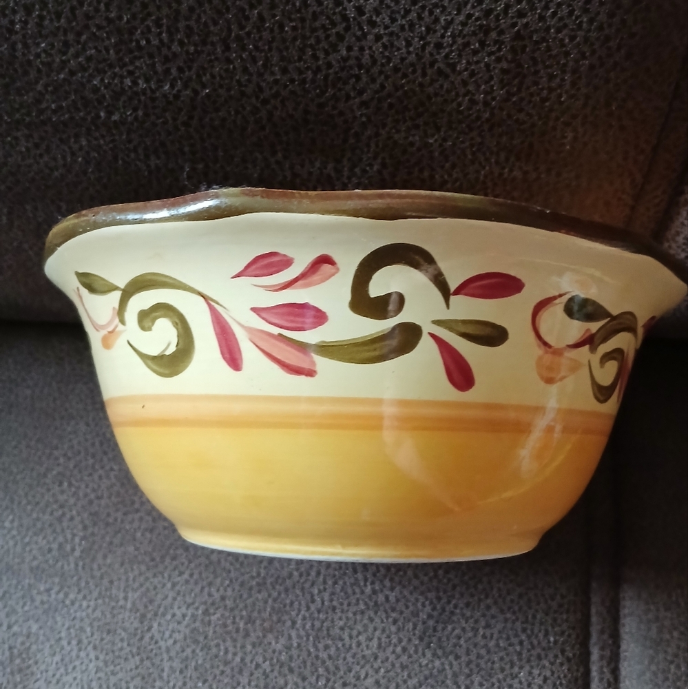 Gibson Everday Tuscan Design Bowls (2) Yellow, Green, Burgundy